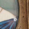 miniaturportrait-dame-19-jahrhundert-signiert-davoir (3) Miniaturportrait – Dame 19. Jahrhundert – signiert Davoir – Detail 4
