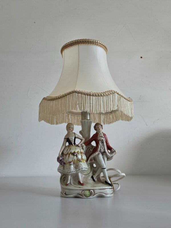 rokoko-tischlampe-porzellanfigur-grafenthal-ddr-1960 (2) Rokoko Tischlampe Porzellanfigur – Gräfenthal DDR – 1960 – Detail 4