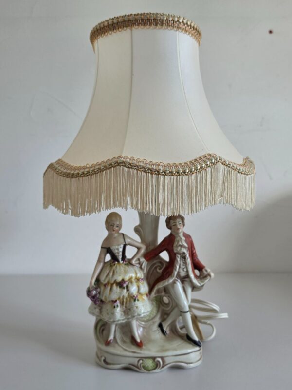 rokoko-tischlampe-porzellanfigur-grafenthal-ddr-1960 (7) Rokoko Tischlampe Porzellanfigur – Gräfenthal DDR – 1960