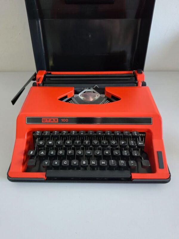 Vintage Schreibmaschine Utax 100 – Orange – 1970er