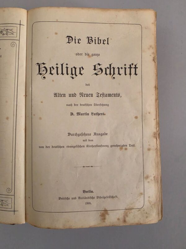 Antike Bibel 1905 Antike Bibel 1905 – Frakturschrift – Leder geprägt – Detail 4