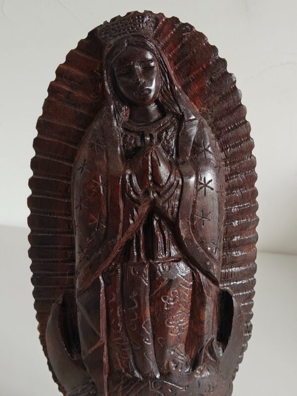 Virgen de Guadalupe Holzfigur – handgeschnitzt – Mexico – Detail 3